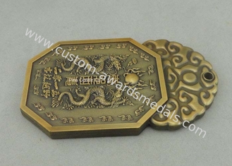 I distintivi di Pin del club dell'oro 3D dell'oggetto d'antiquariato del peltro dei distintivi del ricordo della pressofusione promozionali