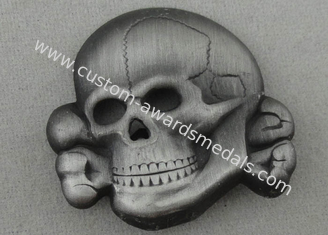 Il ricordo d'argento antico del cranio di placcatura Badges l'ottone timbrato con il Pin della fibula