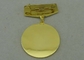L'ottone timbrato assegna l'oro delle medaglie con smalto duro d'imitazione per la riunione commemorativa