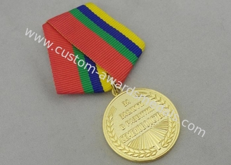 Medaglie dei premi dell'oro/medaglia della ricompensa con progettazione in lega di zinco 3D e nastro su ordinazione abbinato