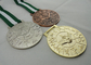 L'argento e la doratura 3D mettono in mostra la medaglia con il nastro lungo per la riunione di sport, festa, premi