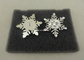 In lega di zinco su misura Pin della fibula del fiore della neve della pressofusione, chiari distintivi di pietra del metallo
